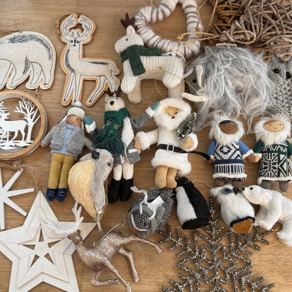 Set of 26 ornaments